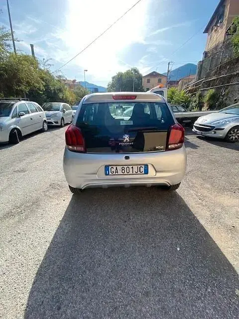 Usata Peugeot 108 Active 72 CV (52 kW) 2020 Argento Berlina