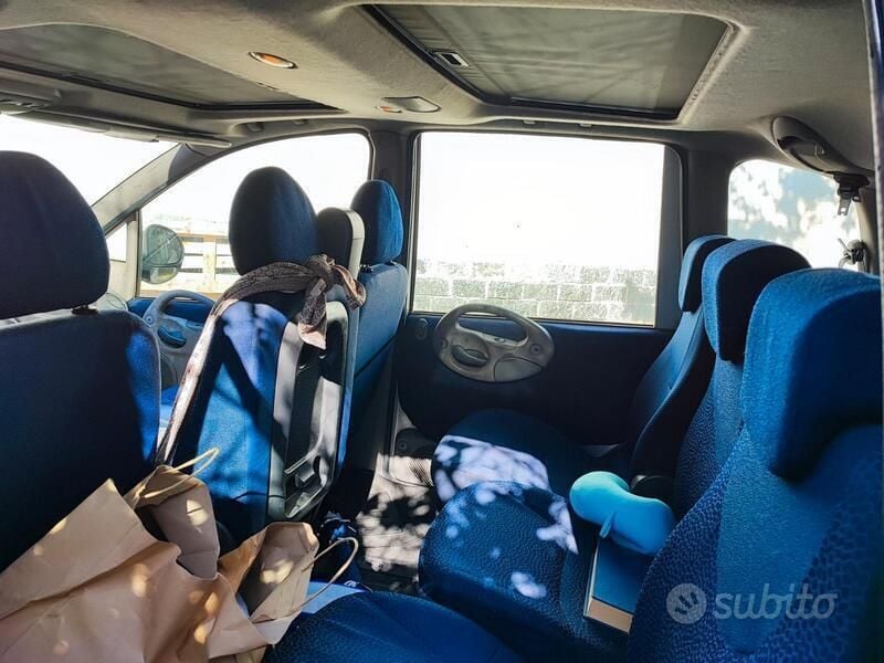 Grigio Usata 2005 Fiat Multipla Monovolume | 1600 € (Buon prezzo) - Immagine 1/4