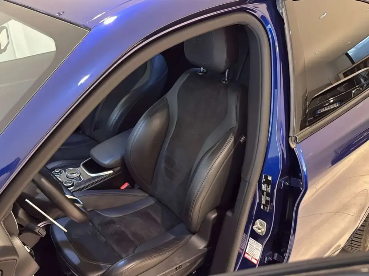 Usata Alfa Romeo Stelvio 209 CV (153 kW) 2021 Blu/azzurro SUV