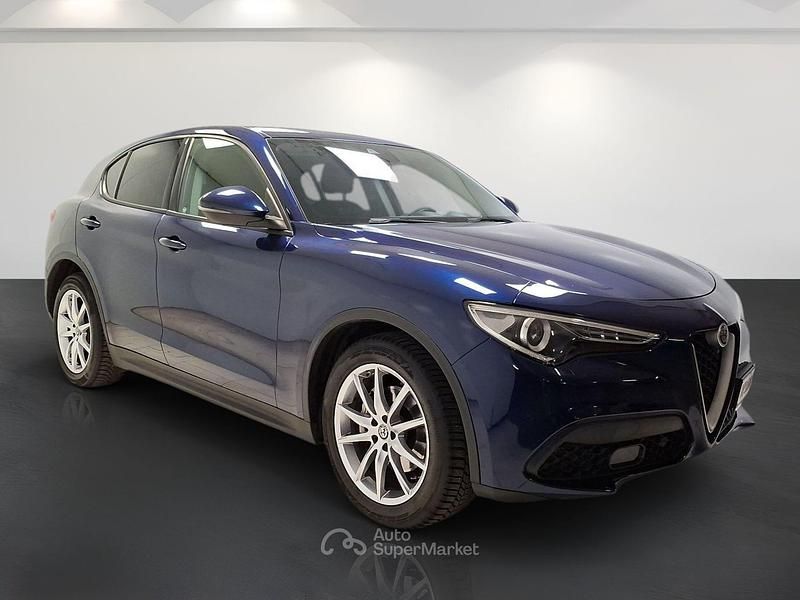 Usata Alfa Romeo Stelvio Business 160 CV (117 kW) 2019 Blu/azzurro SUV