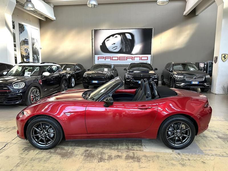 Usata Mazda MX5 Exceed 131 CV (96 kW) 2017 Rosso Cabrio