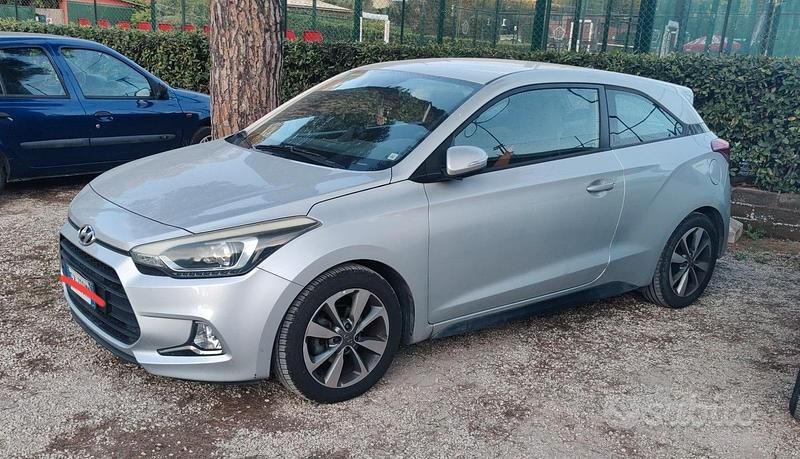 Usata Hyundai i20 84 CV (61 kW) 2015 Grigio Coupé