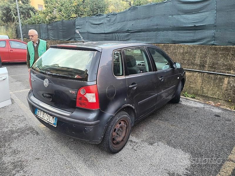 Usata VW Polo Trendline 75 CV (55 kW) 2002 Grigio Berlina