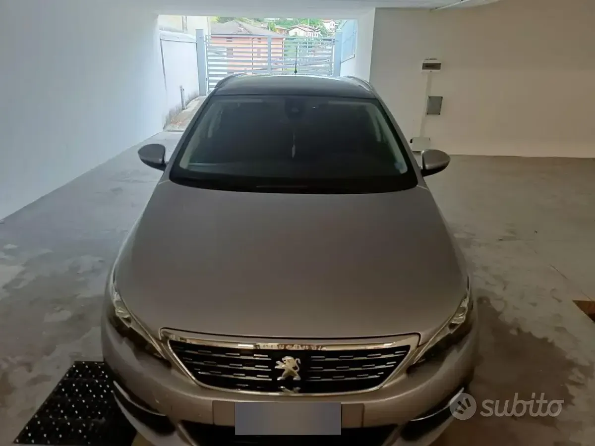 Usata Peugeot 308 SW Allure 131 CV (96 kW) 2018 Grigio Station wagon