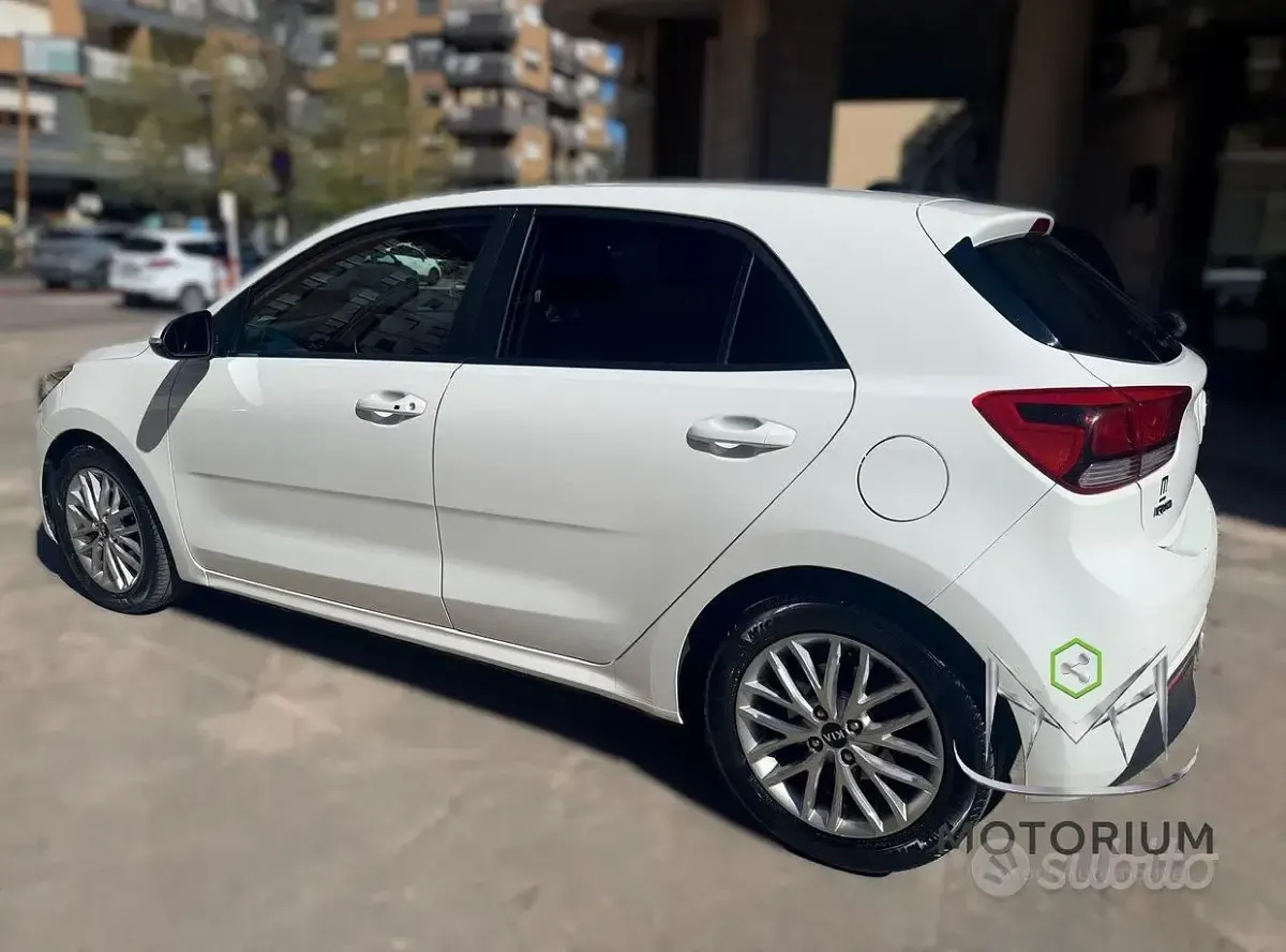 Usado Kia Rio 90 HP (66 kW) 2017 Branco Sedan