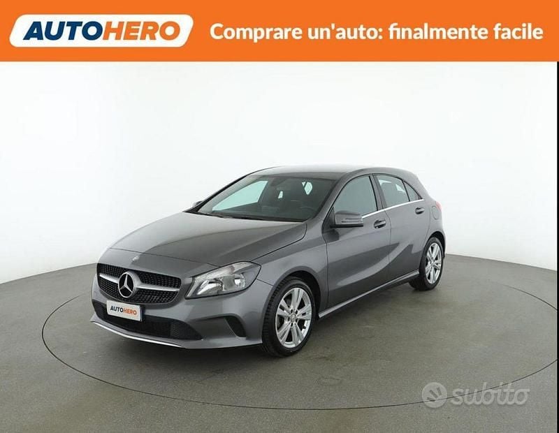 Grigio Usata 2016 Mercedes A180 Berlina | 16.399 € - Immagine 1/2