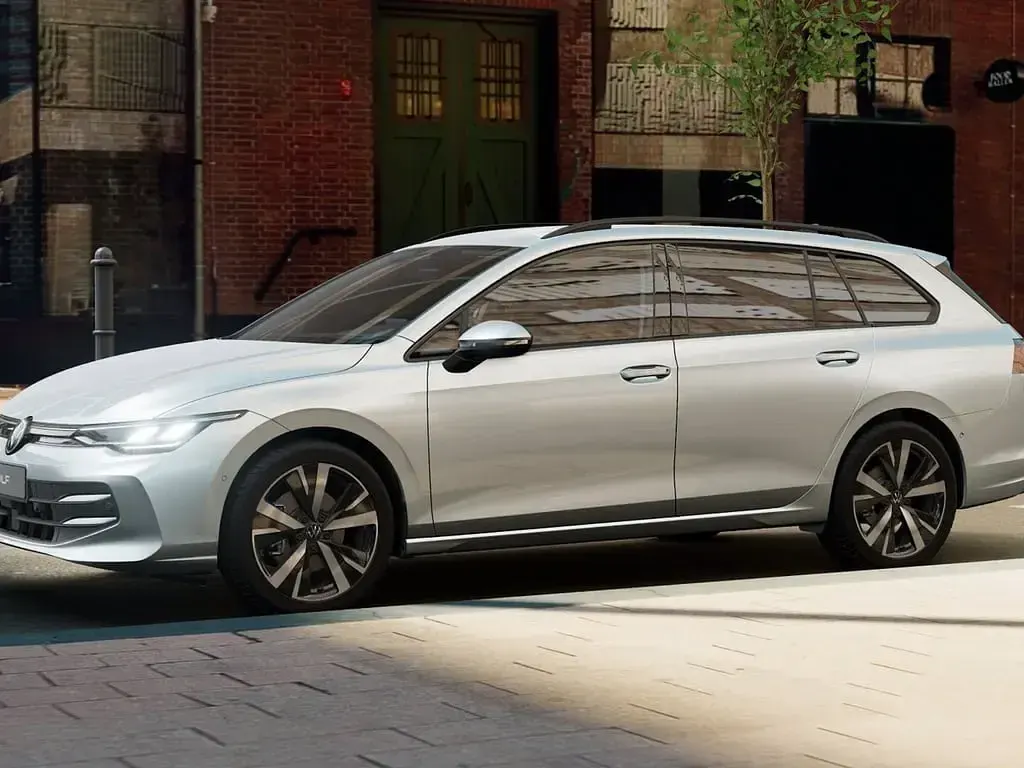 Nuova VW Golf VIII Edition 150 CV (110 kW) 2026 Dolomite silver metallizzato Station wagon