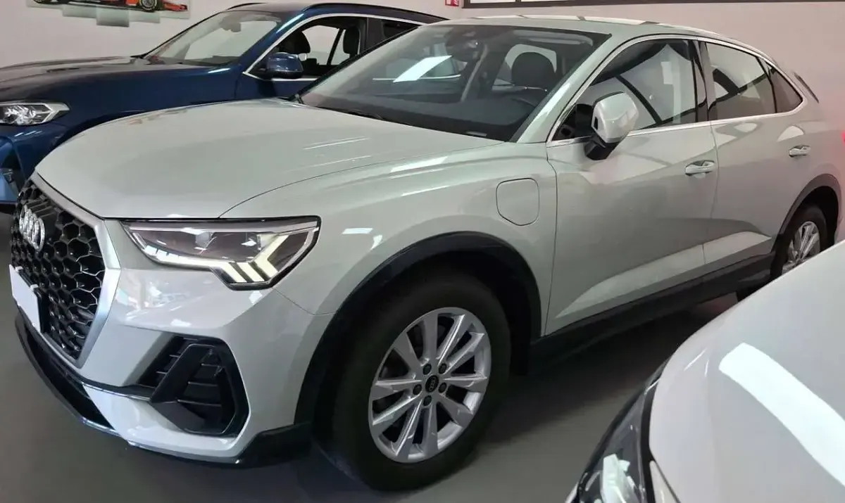 Usata Audi Q3 Sportback Ambiente 150 CV (110 kW) 2023 Grigio SUV
