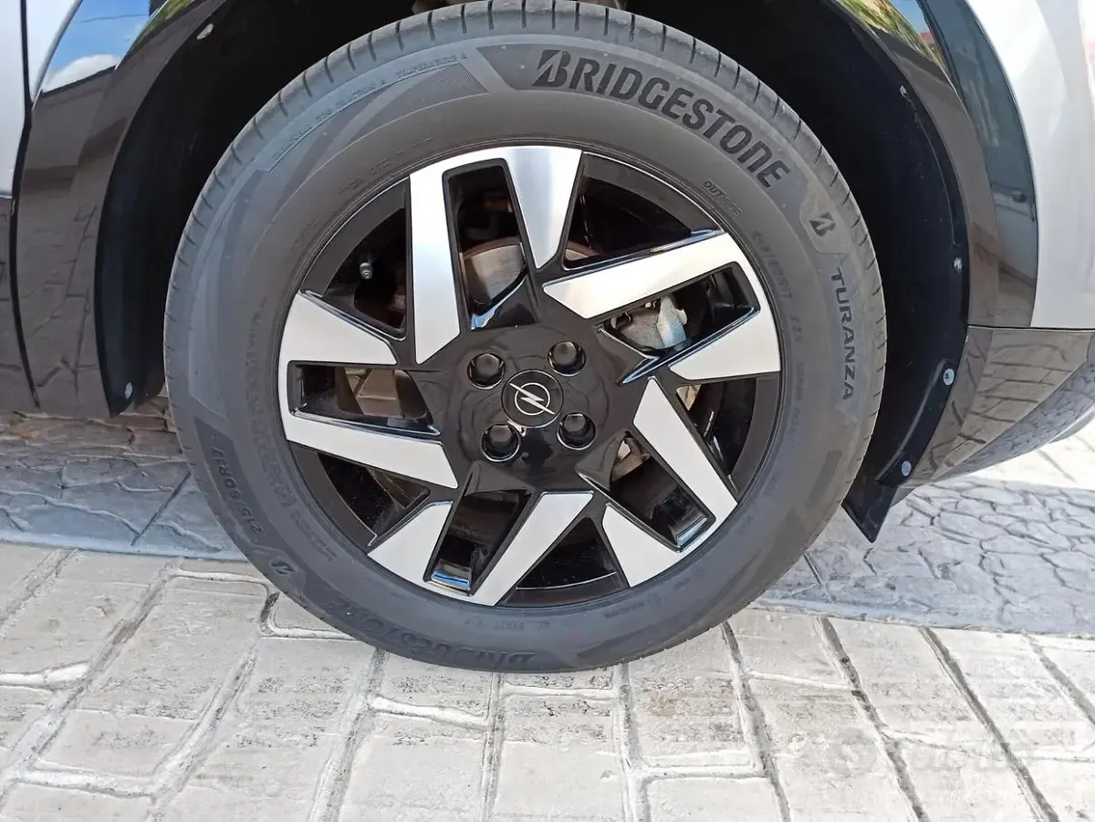 Usata Opel Mokka 136 CV (100 kW) 2025 Grigio SUV