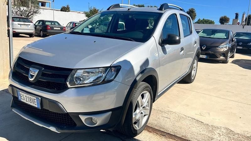 Usata Dacia Sandero Stepway 89 CV (65 kW) 2013 Grigio Berlina