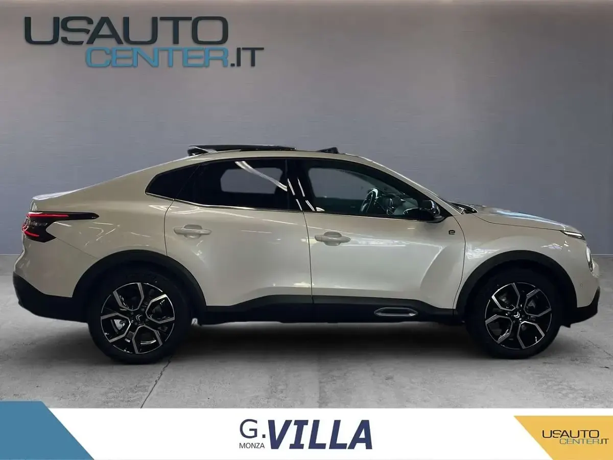 Usata Citroën e-C4 Shine 100 kW (136 CV) 2023 Bianco SUV