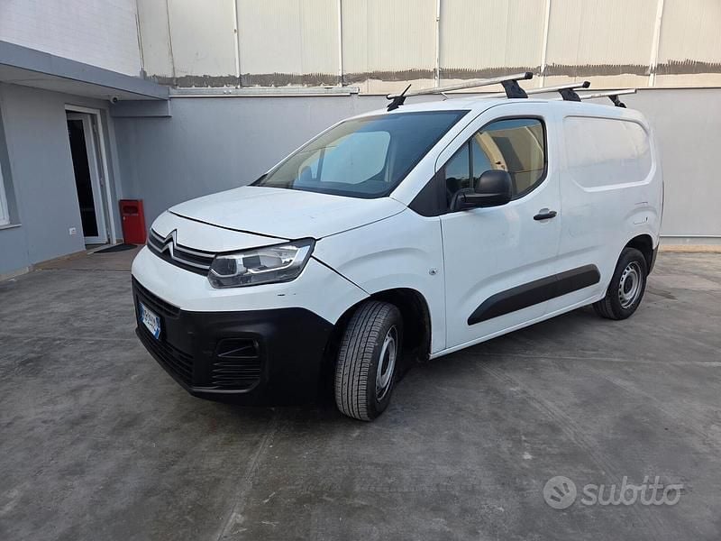 Usata Citroën Berlingo 101 CV (74 kW) 2021 Bianco Monovolume