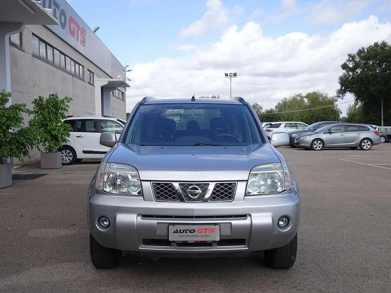 Usata Nissan X-Trail 136 CV (100 kW) 2005 Argento SUV