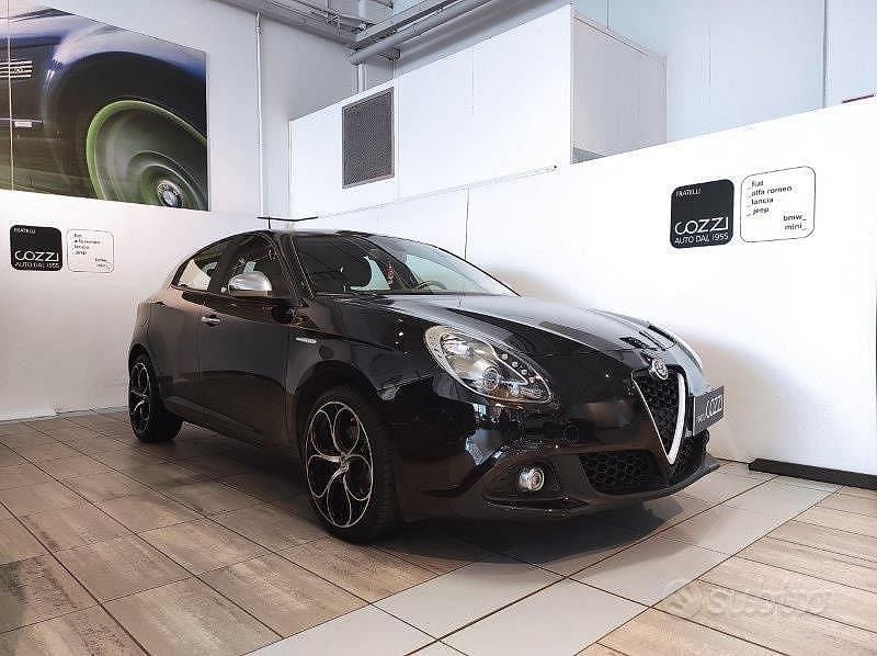 Nero Usata 2017 Alfa Romeo Giulietta Super Due volumi | 13.900 € (Buon prezzo) - Immagine 1/4