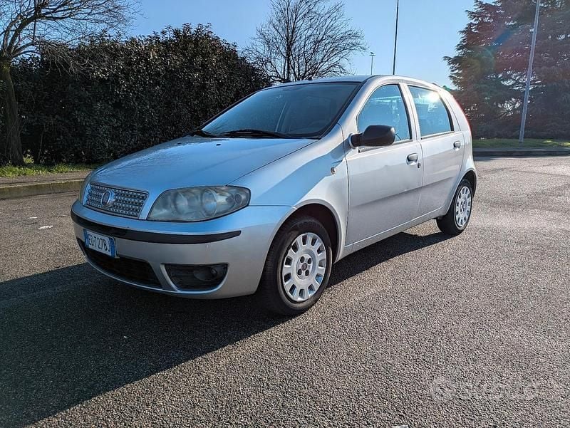 Usata Fiat Punto 2010 Grigio Berlina