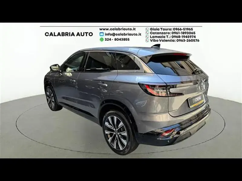 Usata Renault Austral Techno 160 CV (117 kW) 2023 Grigio scuro SUV