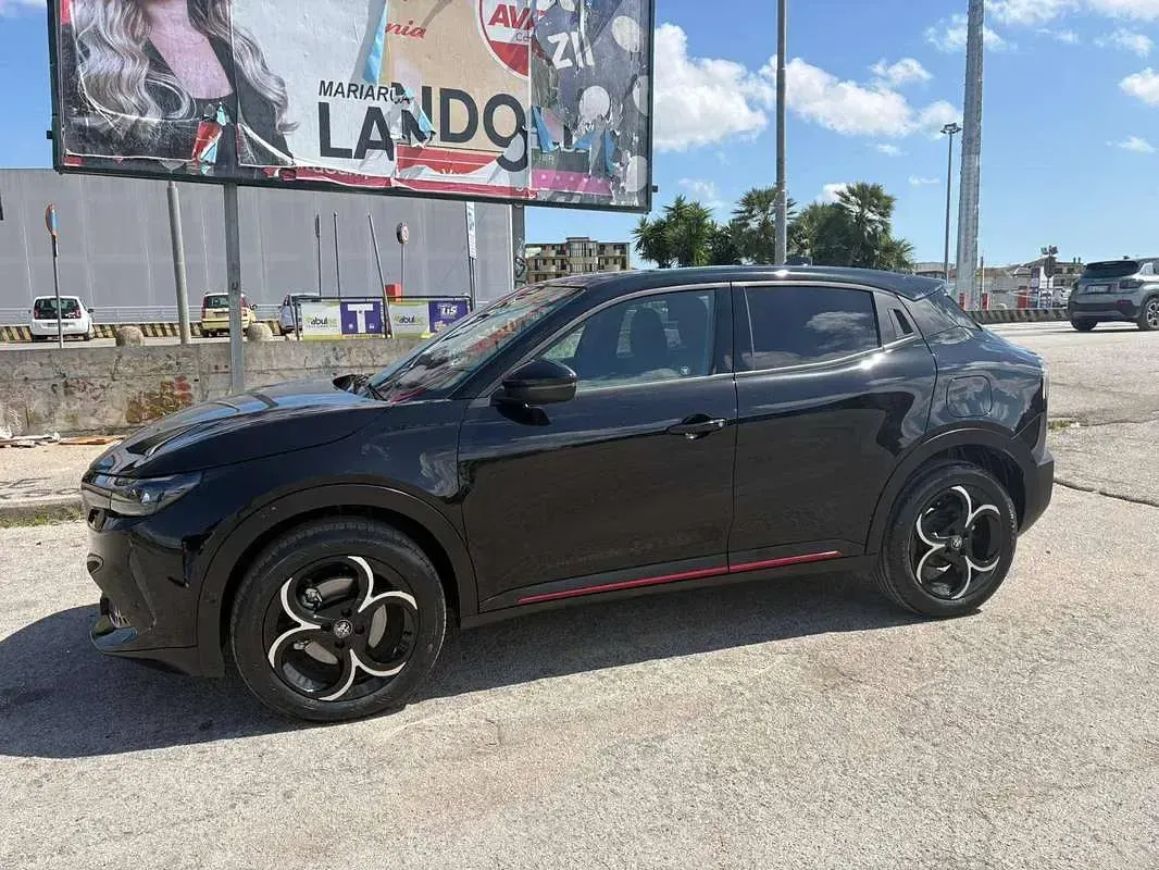 Usata Alfa Romeo GT Junior Edizione Speciale 136 CV (100 kW) 2025 Nero SUV