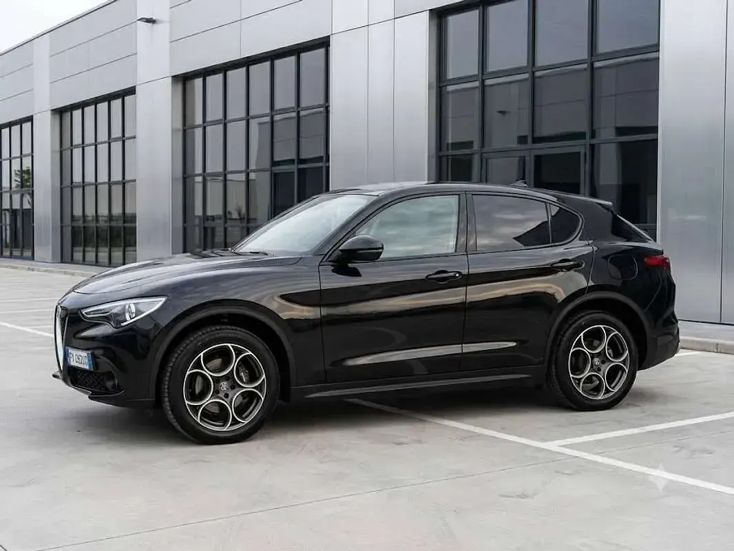 Usata Alfa Romeo Stelvio 201 CV (147 kW) 2019 Nero SUV