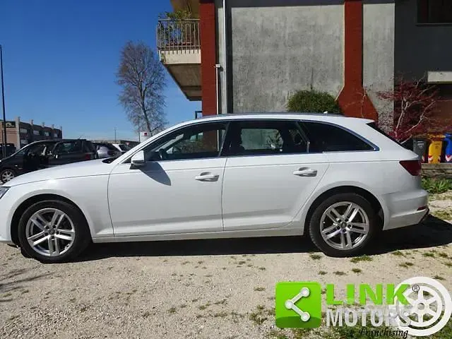 Occasion Audi A4 S-Line 150 PK (110 kW) 2019 Wit Stationwagen