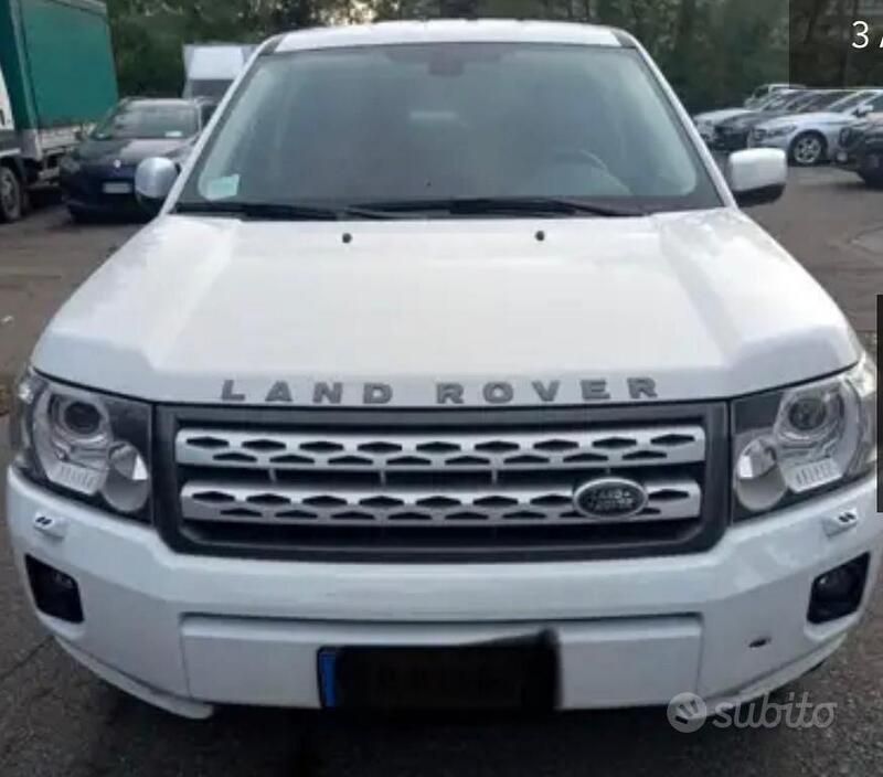 Bianco Usata 2012 Land Rover Freelander 2 S SUV | 9500 € (Cara) - Immagine 1/4