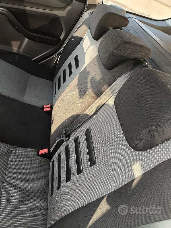 Usata Ford Focus Style 2010 Grigio Station wagon