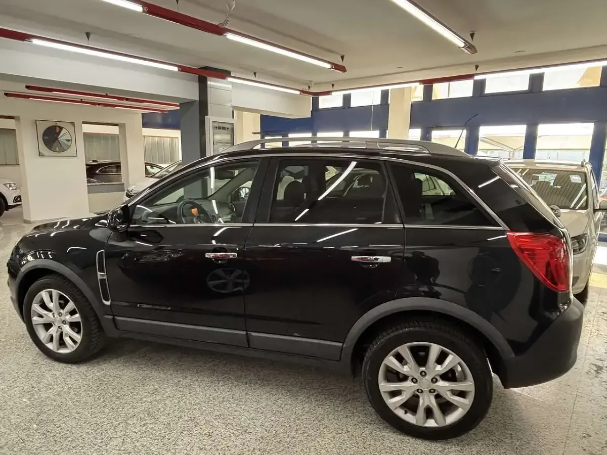 Usata Opel Antara Cosmo 184 CV (135 kW) 2011 Nero SUV