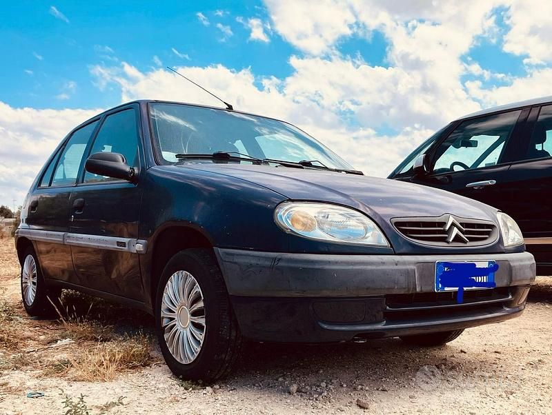 Usata 2001 Citroën Saxo Due volumi | 1100 € (Buon prezzo) - Immagine 1/4