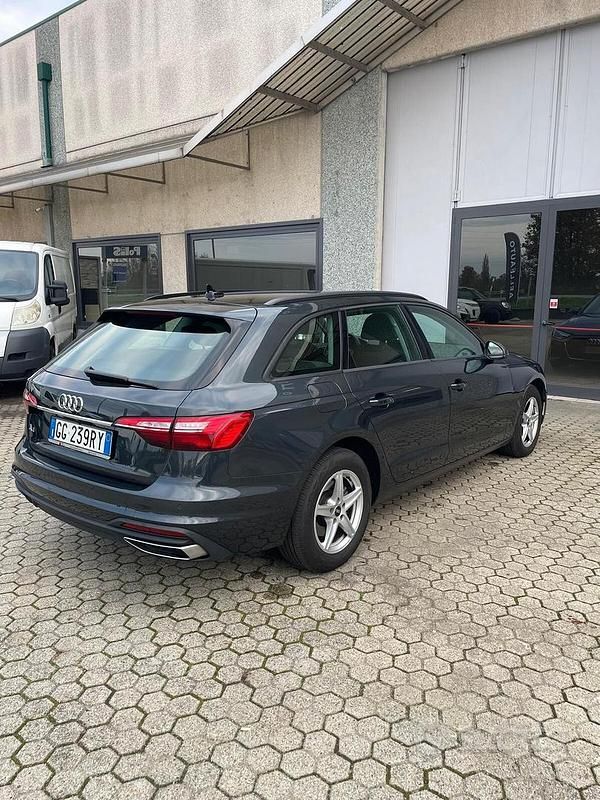 Usata Audi A4 Business 136 CV (100 kW) 2021 Grigio Station wagon