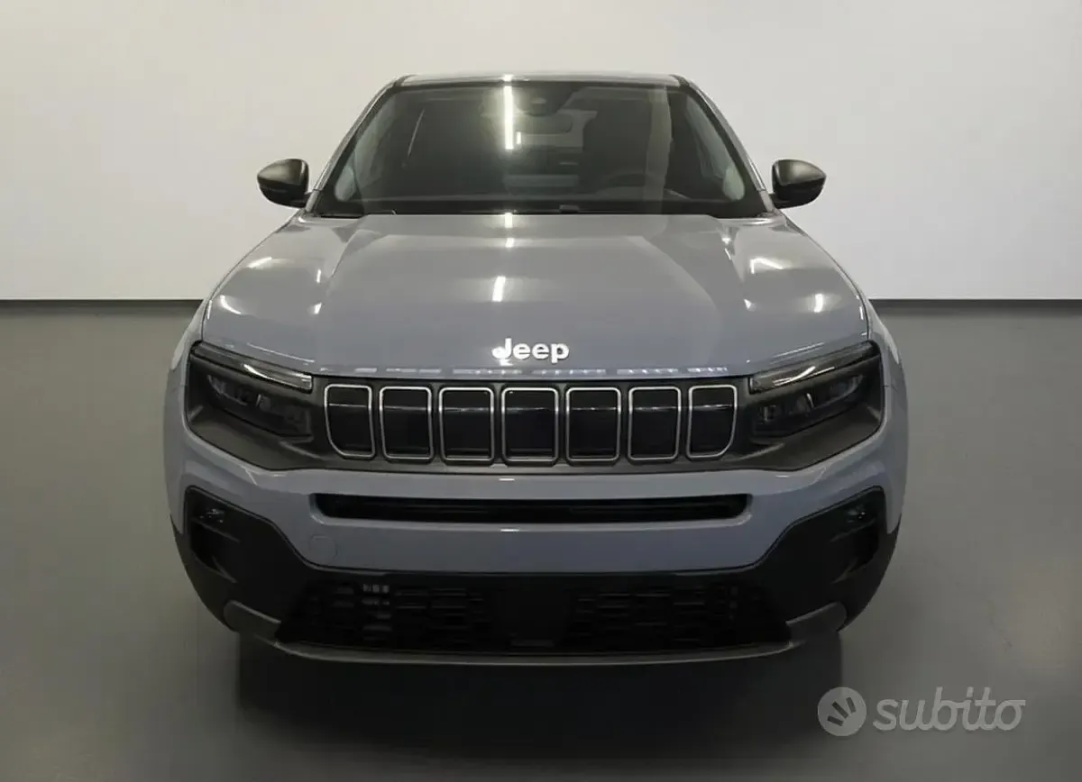 Nuova Jeep Avenger Longitude 101 CV (74 kW) 2025 Grigio SUV