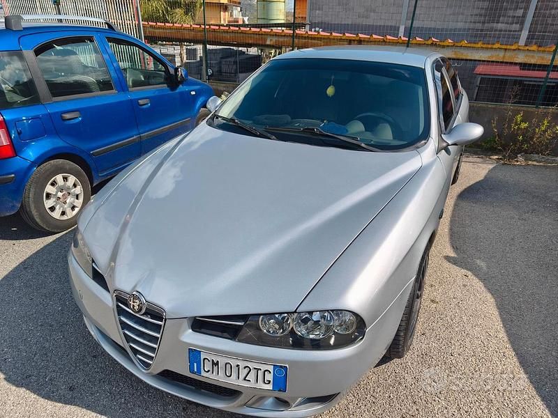 Usata Alfa Romeo 156 115 CV (84 kW) 2005 Grigio Berlina