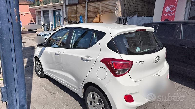 Usata Hyundai i10 67 CV (49 kW) 2014 Bianco Utilitaria