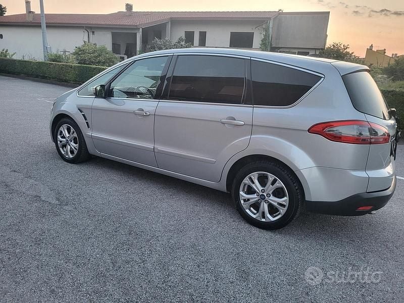 Usata Ford S-MAX S 140 CV (102 kW) 2011 Grigio Monovolume