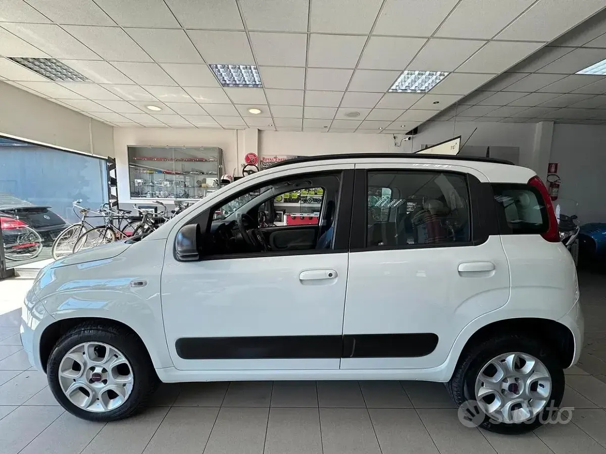 Usata Fiat Panda Lounge 80 CV (58 kW) 2015 Bianco Utilitaria