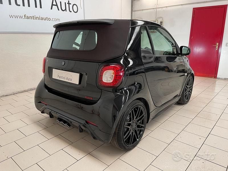 Usata Smart ForTwo Cabrio Brabus 125 CV (91 kW) 2018 Nero Cabrio