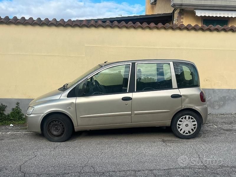 Usata Fiat Multipla 120 CV (88 kW) 2006 Monovolume