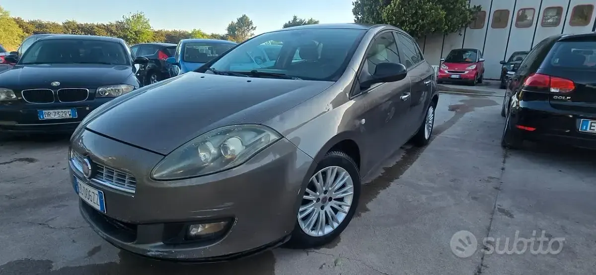 Usado Fiat Bravo Active 120 CV (88 kW) 2010 Gris Utilitario