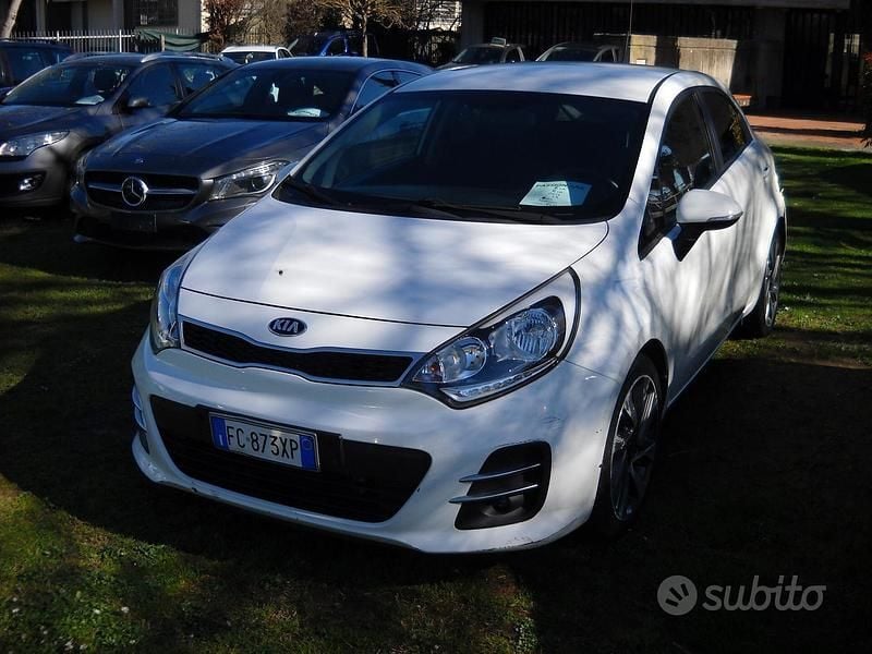Usata Kia Rio 89 CV (65 kW) 2016 Bianco Utilitaria