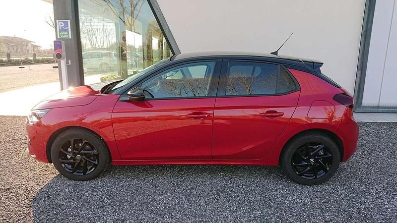 Usata Opel Corsa Design & Tech 75 CV (55 kW) 2023 Kardio red Berlina