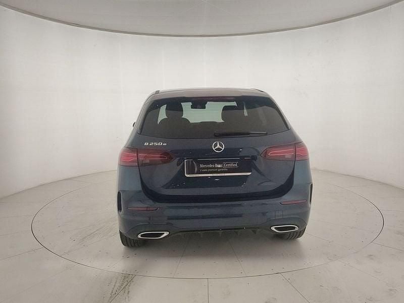 Usata Mercedes B250e Advanced Plus 218 CV (160 kW) 2024 Blu Monovolume