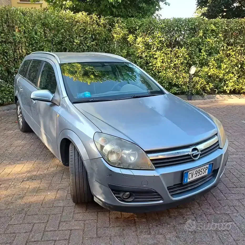 Usata Opel Astra 101 CV (74 kW) 2005 Grigio Station wagon