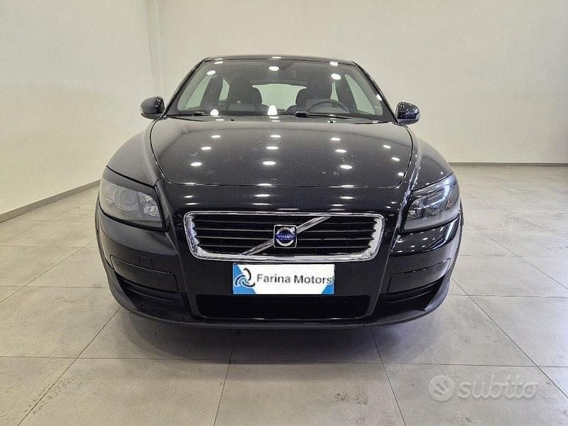 Usata Volvo C30 109 CV (80 kW) 2009 Nero Utilitaria