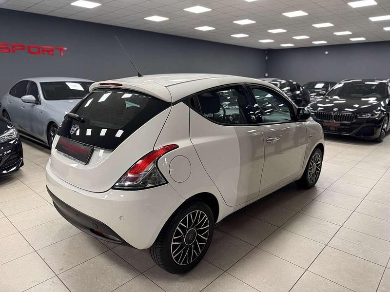 Usata Lancia Ypsilon S 95 CV (69 kW) 2016 Bianco Utilitaria