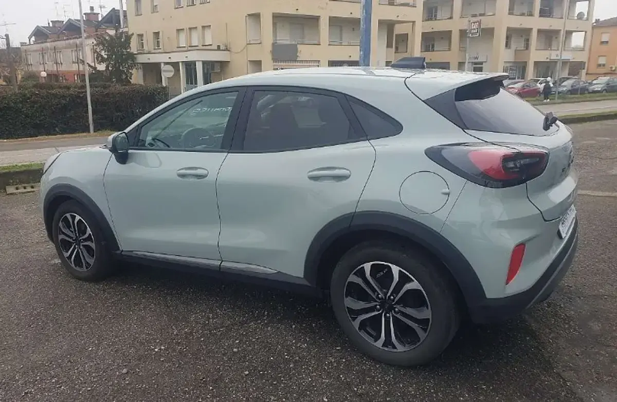 Usata Ford Puma Titanium 124 CV (91 kW) 2024 Grigio SUV