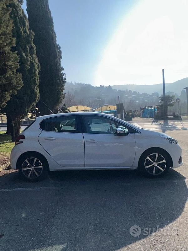 Usata Peugeot 208 2016 Bianco Utilitaria