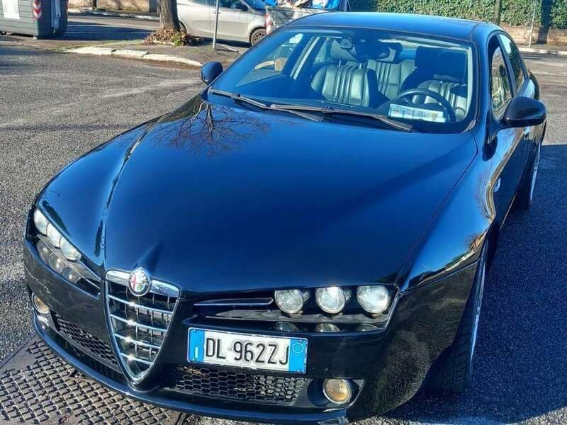 Nero Usata 2007 Alfa Romeo 159 Distinctive Tre volumi | 4500 € (Buon prezzo) - Immagine 1/4