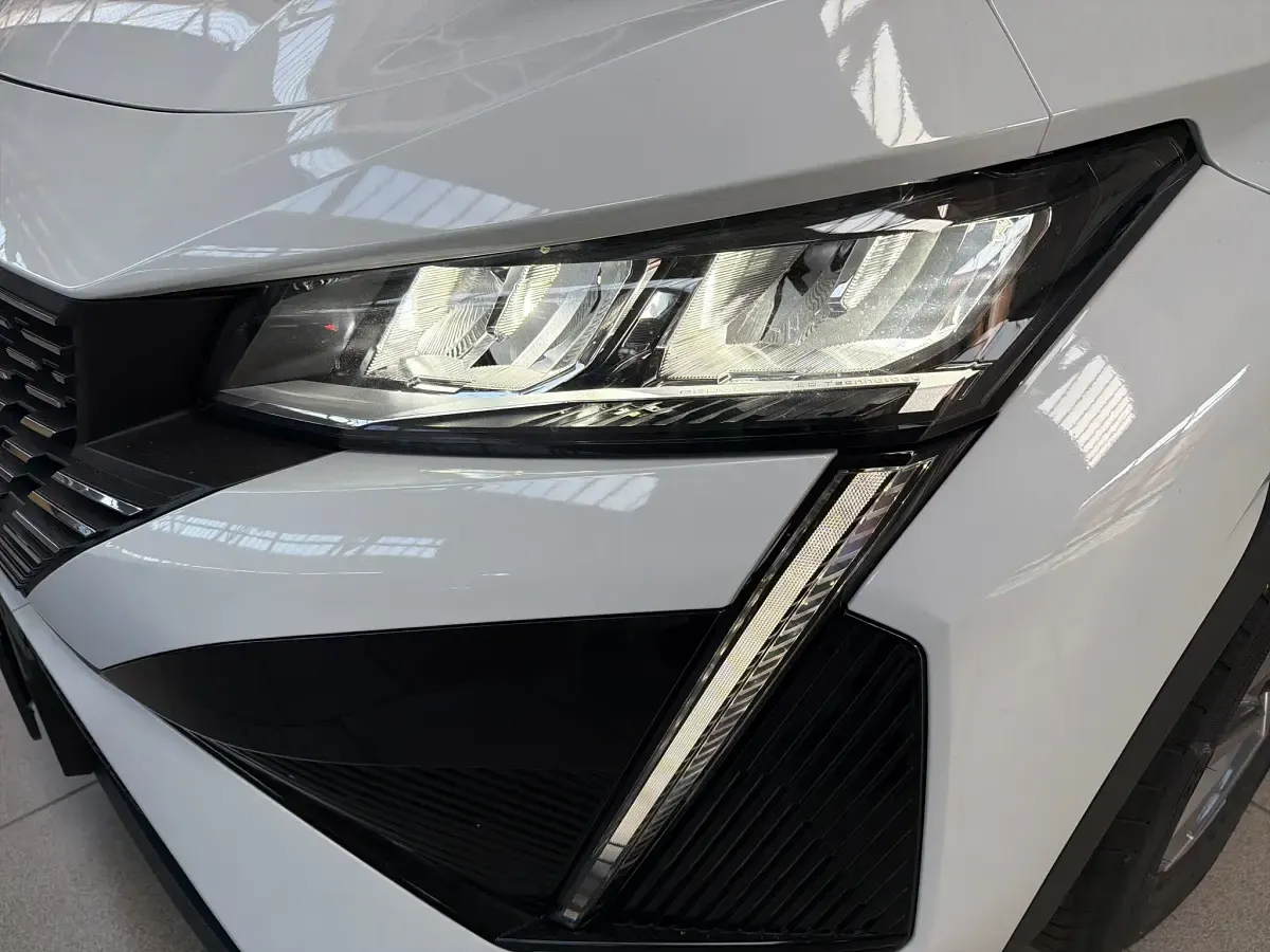 Usata Peugeot 408 Allure 181 CV (133 kW) 2023 Grigio SUV