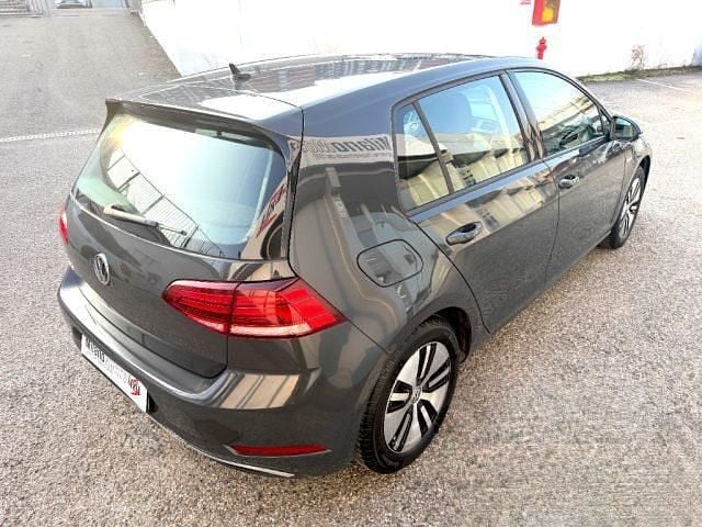 Usata VW e-Golf 100 kW (136 CV) 2020 Grigio scuro Utilitaria
