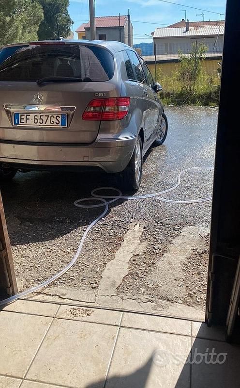 Usata Mercedes B180 2010 Grigio Monovolume