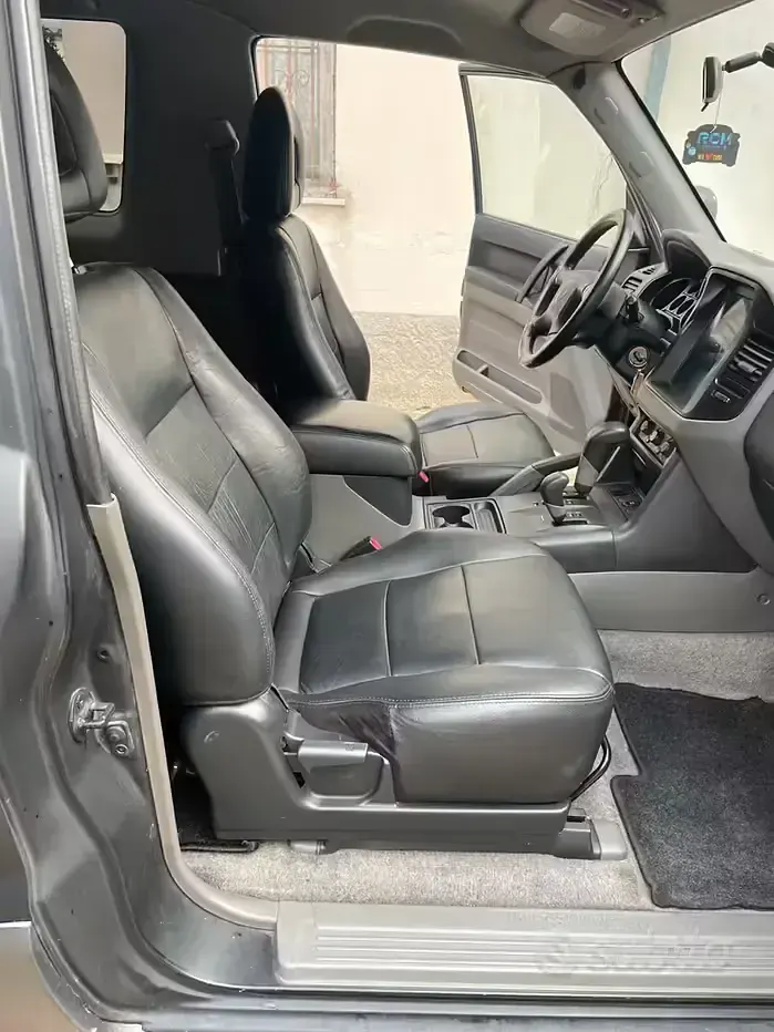 Usata Mitsubishi Pajero 160 CV (117 kW) 2001 Nero SUV