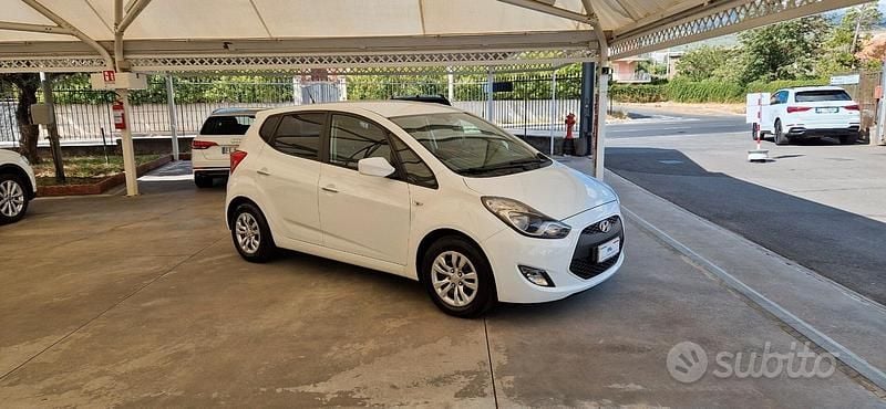 Usata Hyundai ix20 Xpossible 90 CV (66 kW) 2016 Bianco Utilitaria